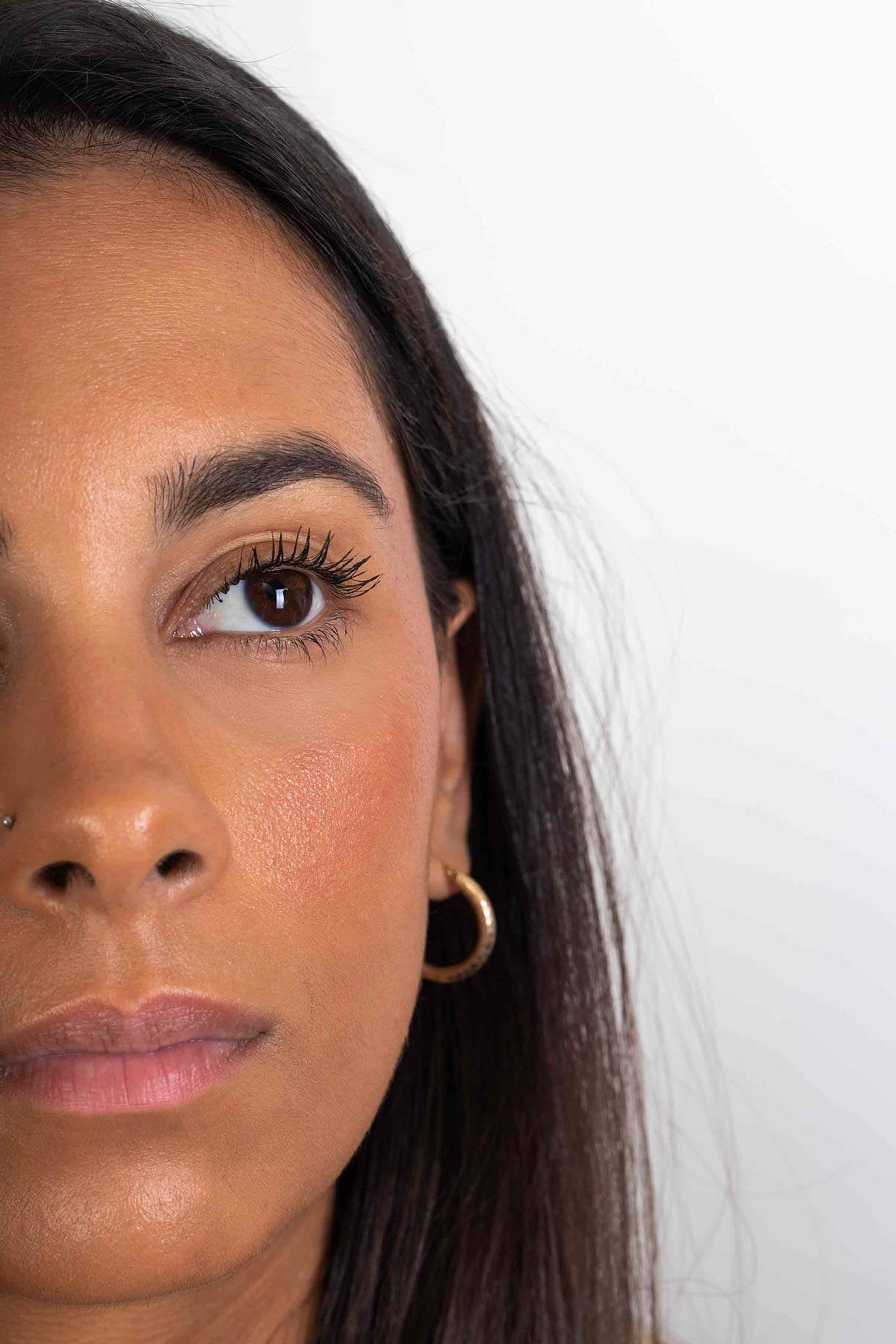 Mud Cake Mascara Compact - Scoop Whole Beauty - cake mascara