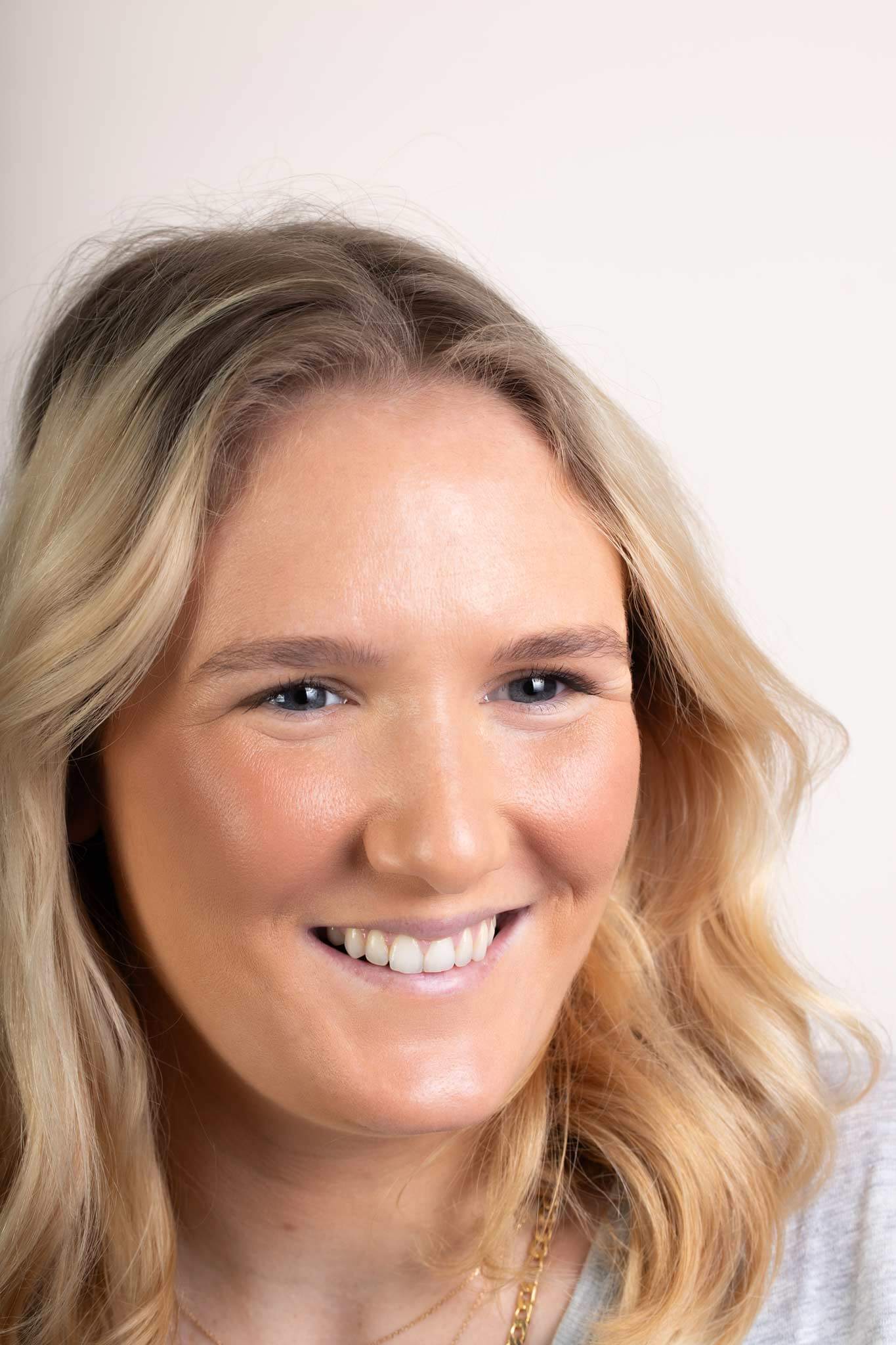 Hyaluronic - Infused Natural Liquid Cover - Scoop Whole Beauty - Foundation