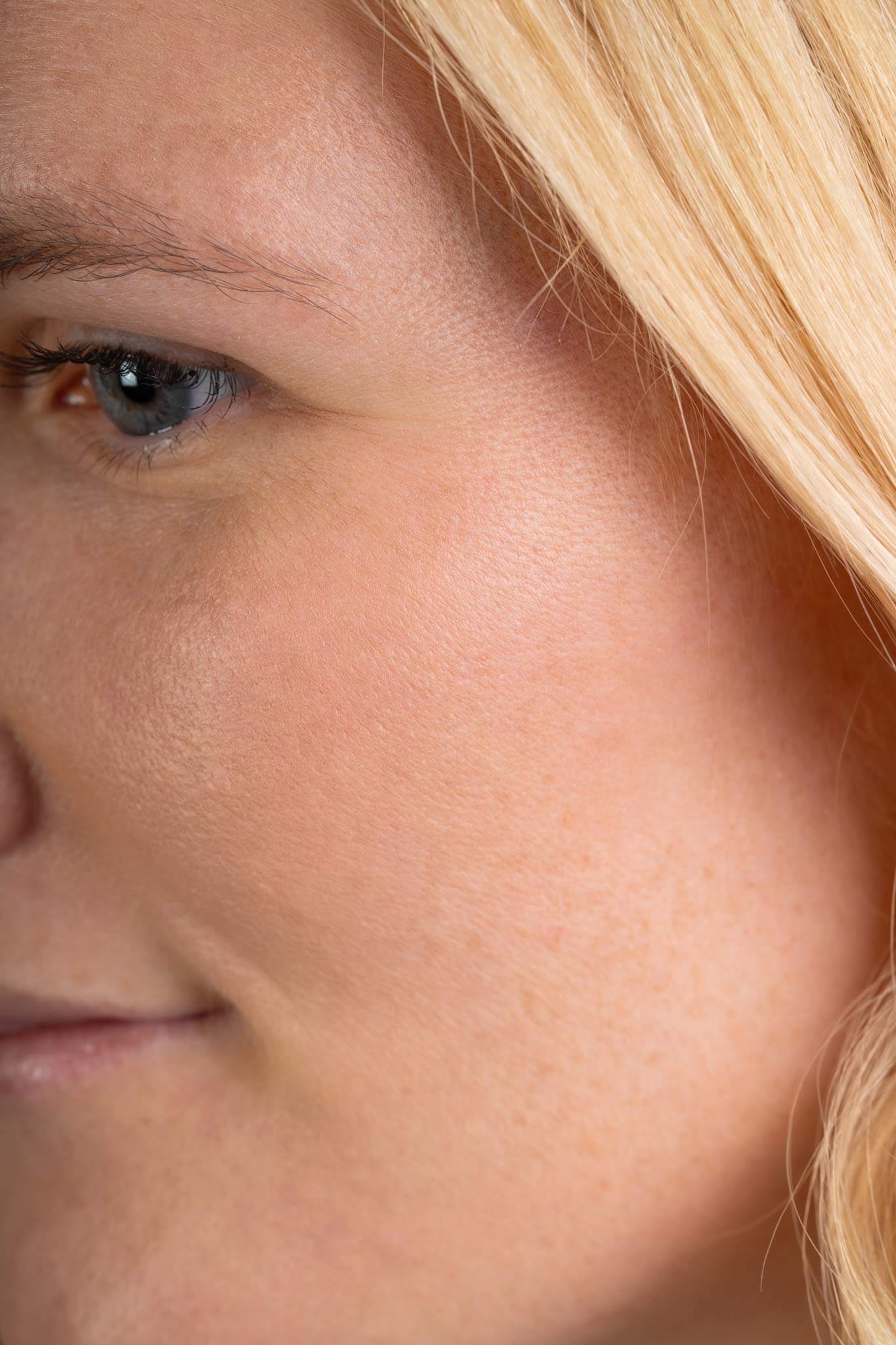 Full - Loop Pure Mineral Powder Foundation SPF24+ Refill Tube - Scoop Whole Beauty - Powder Foundation