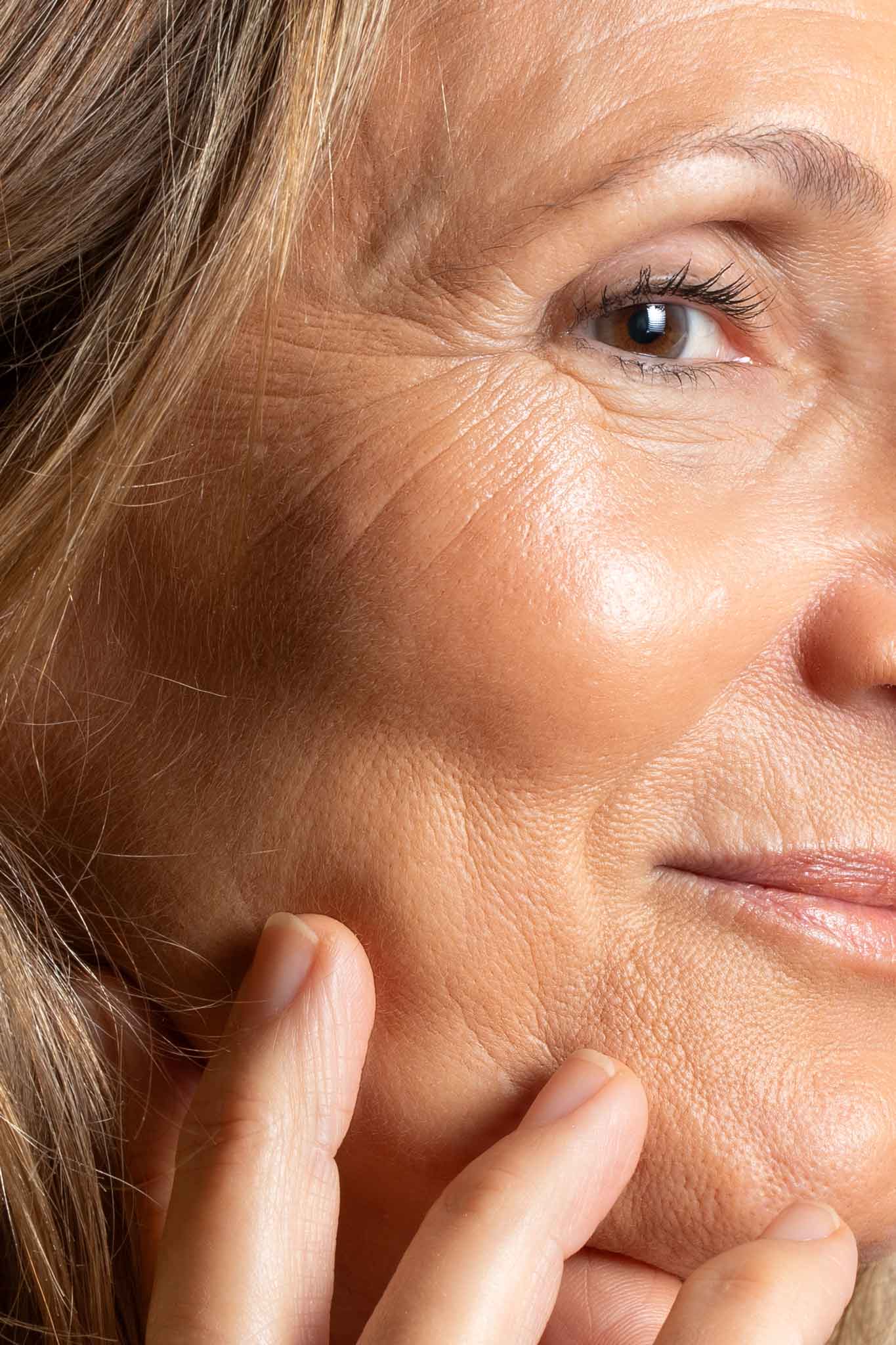 Full - Loop Pure Mineral Powder Foundation SPF24+ - Scoop Whole Beauty - Powder Foundation