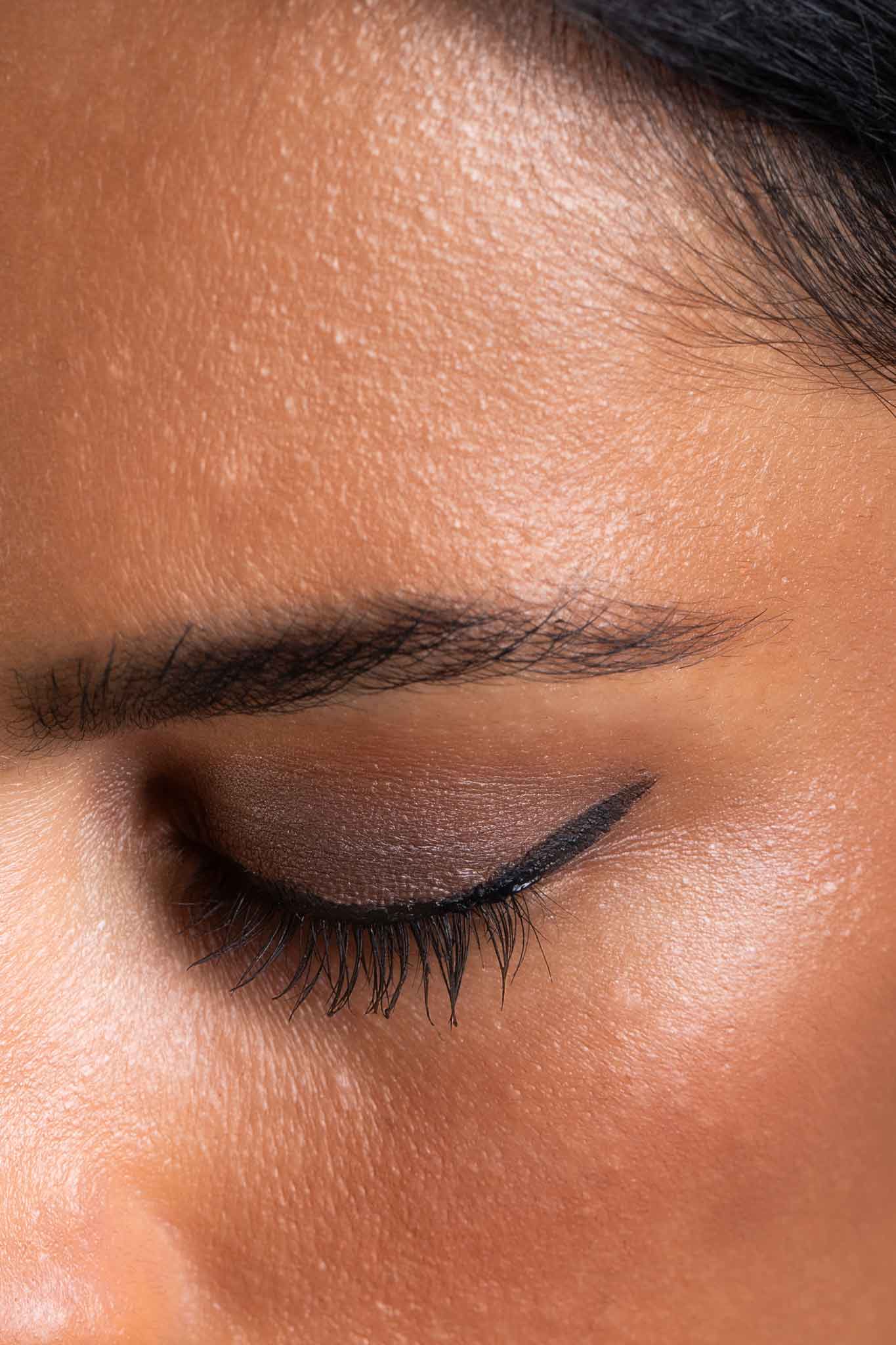 Mud Cake Mascara Compact - Scoop Whole Beauty - cake mascara