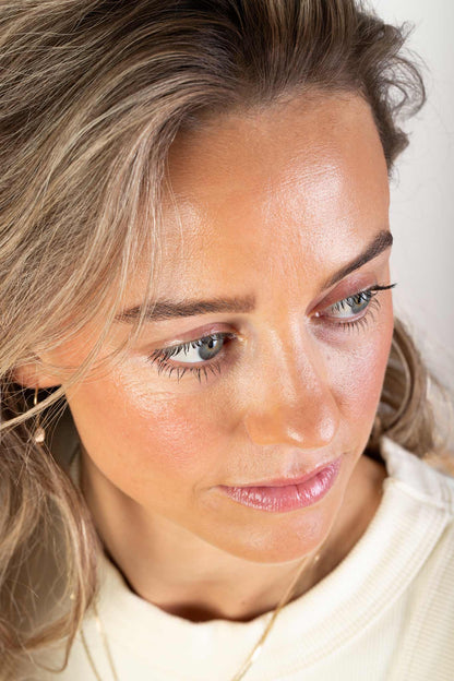 Sunkissed Pure Pressed Mineral Bronzer - Scoop Whole Beauty - bronzer