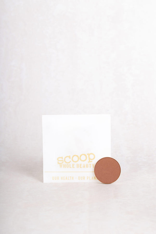 Scoop Whole Beauty pure earth mineral eyeshadow refill in colour sand, with sustainable, compostable packaging - sand
