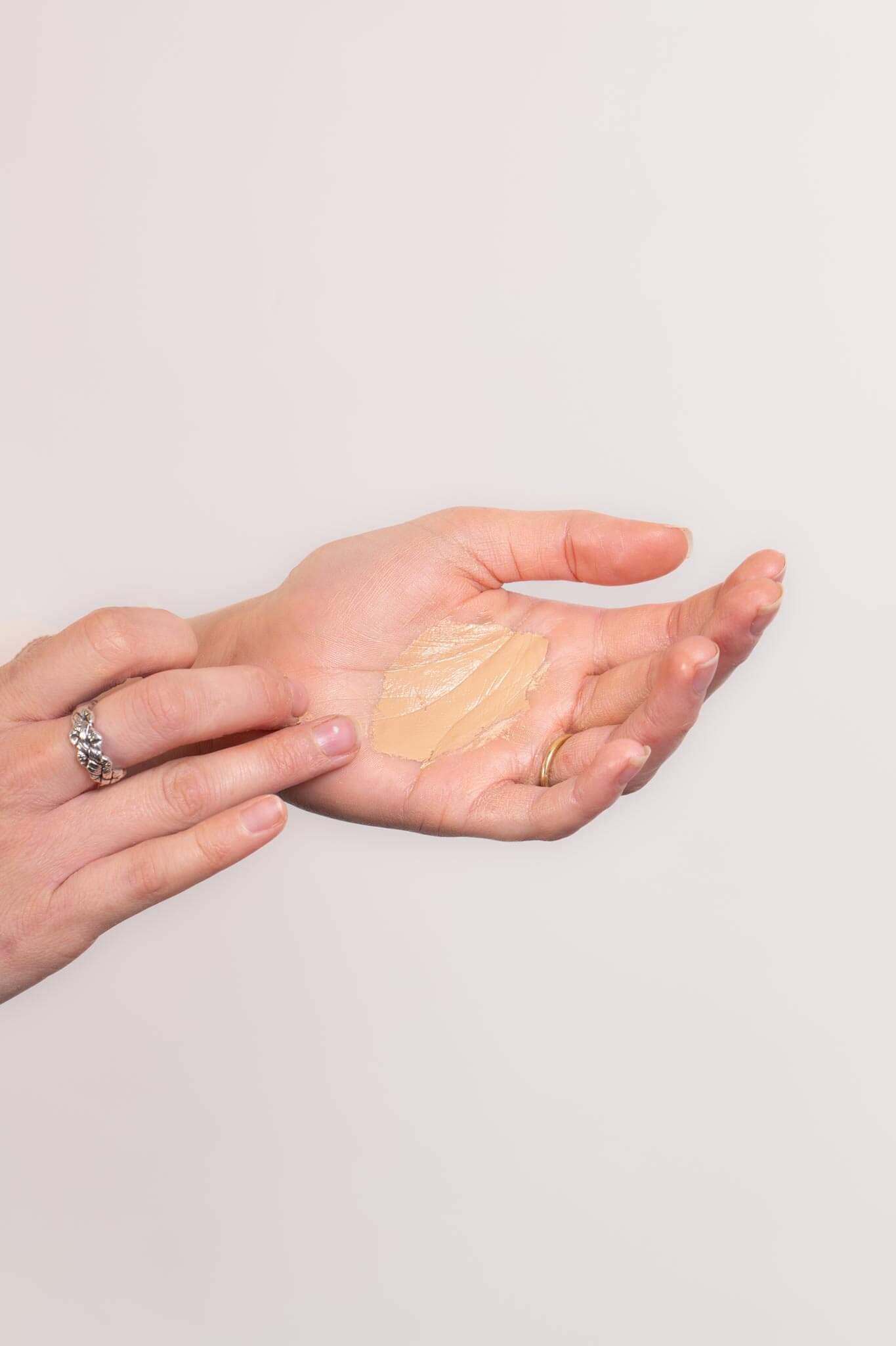 Skin Base Essentials - Scoop Whole Beauty - Foundation