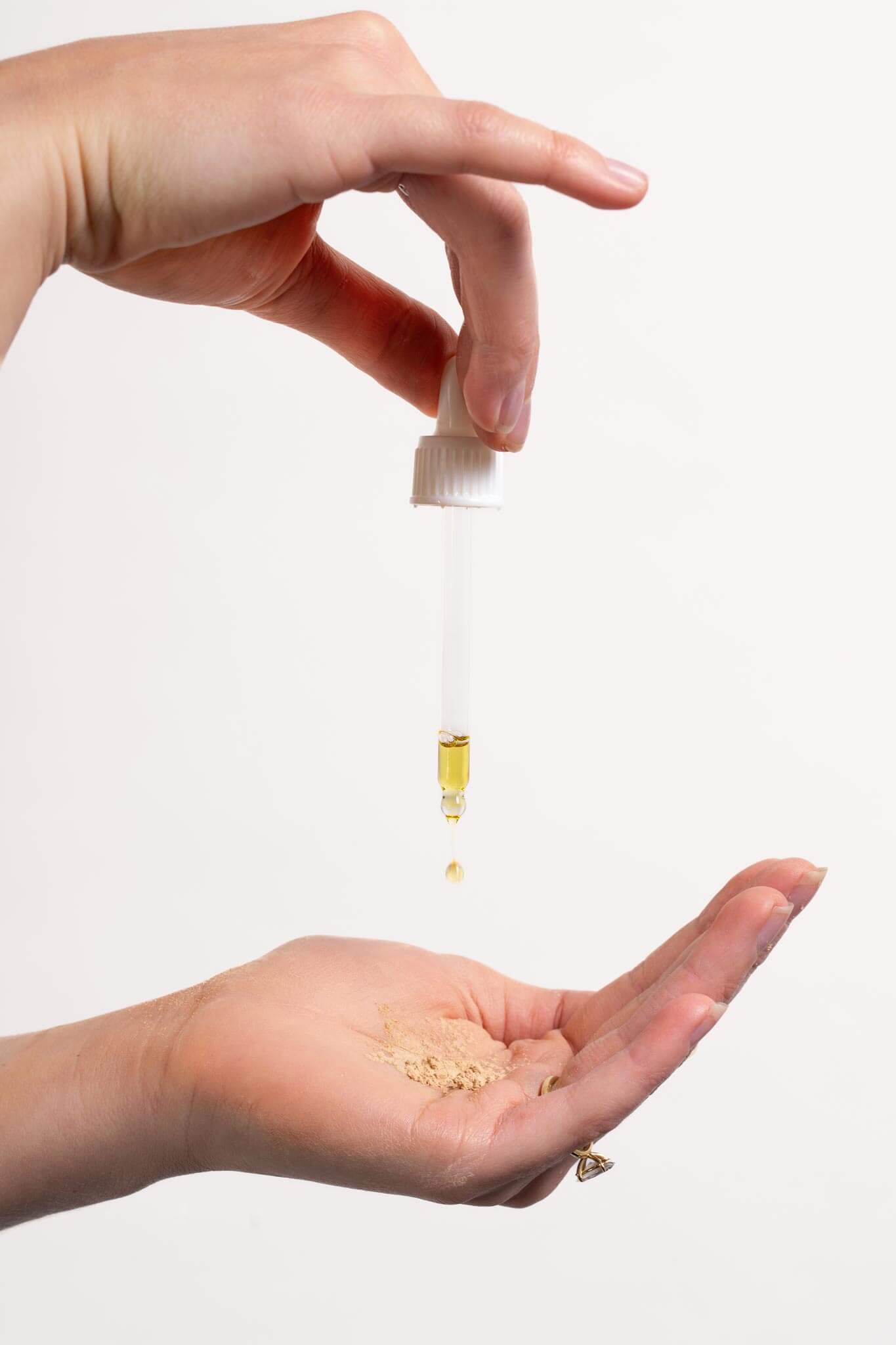 Skin Base Essentials - Scoop Whole Beauty - Foundation