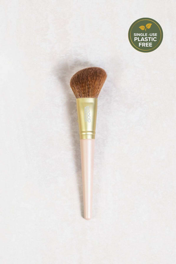 Scoop Whole Beauty ultra soft vegan angled brush for blush and bronzer contouring