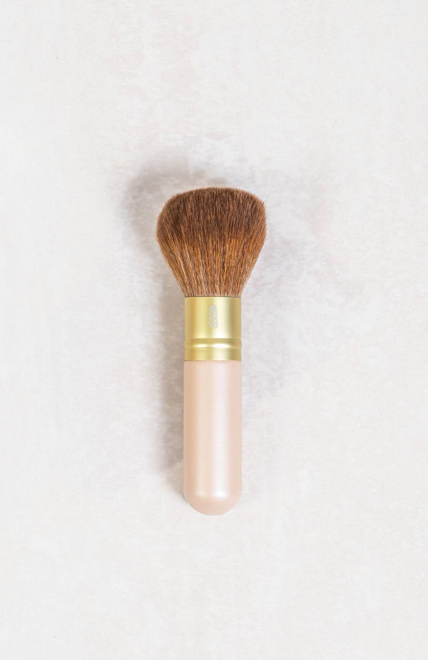 Scoop Whole Beauty vegan kabuki brush for our mineral powder foundation. Ultra soft makeup applicator - light - maca - walnut - medium - tan