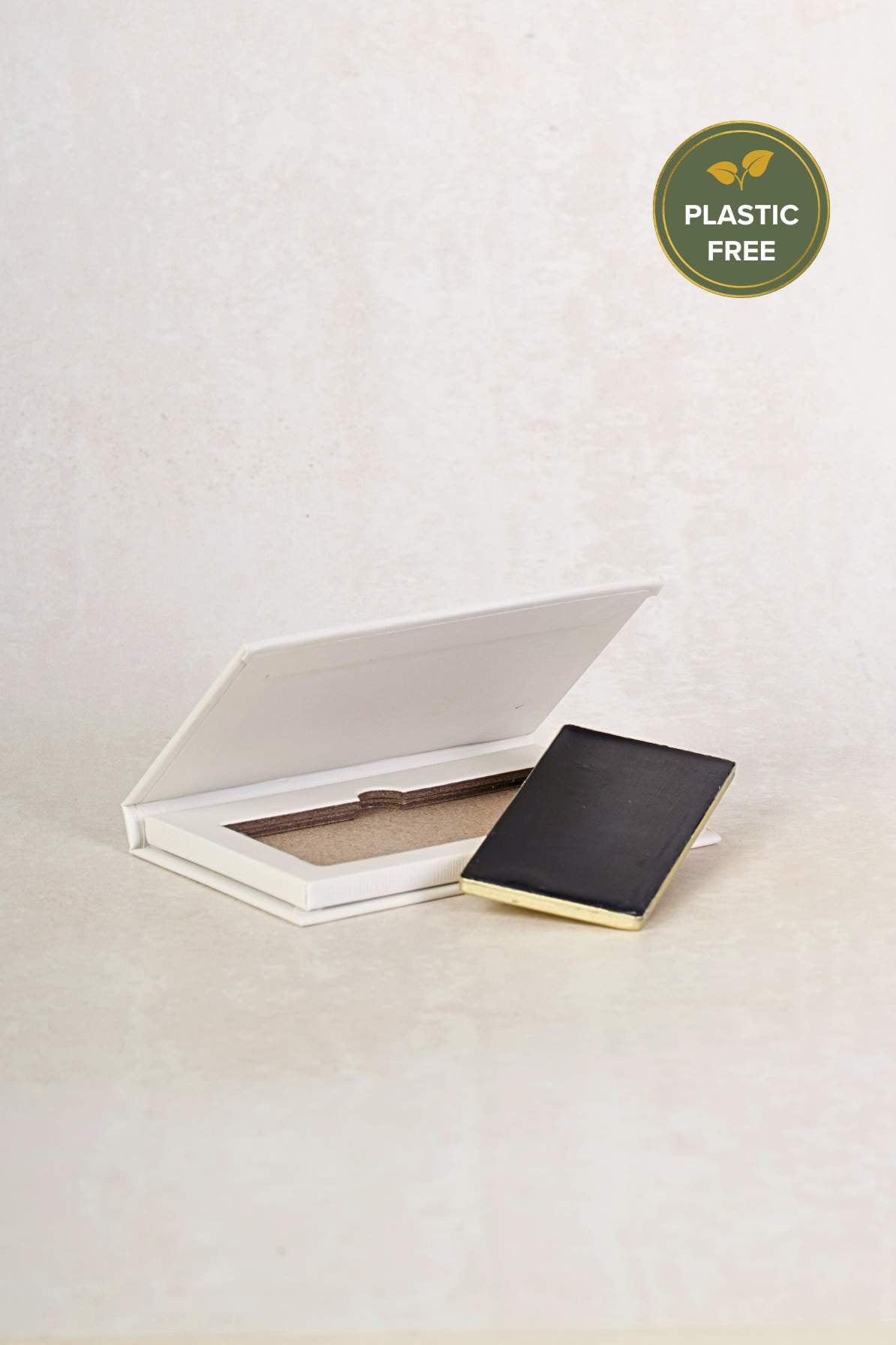 Mud Cake Mascara Compact - Scoop Whole Beauty - cake mascara